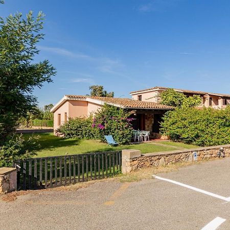 Appartamento Trilocale Le Canne 6 Posti Letto Con Giardino San Teodoro  Dış mekan fotoğraf