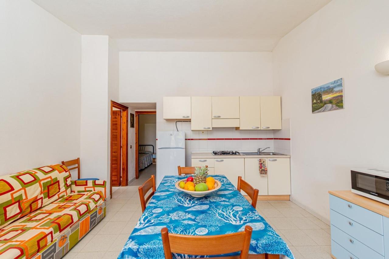 Appartamento Trilocale Le Canne 6 Posti Letto Con Giardino San Teodoro  Dış mekan fotoğraf