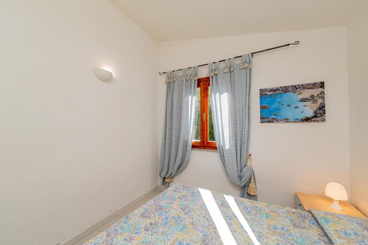 Appartamento Trilocale Le Canne 6 Posti Letto Con Giardino San Teodoro  Dış mekan fotoğraf