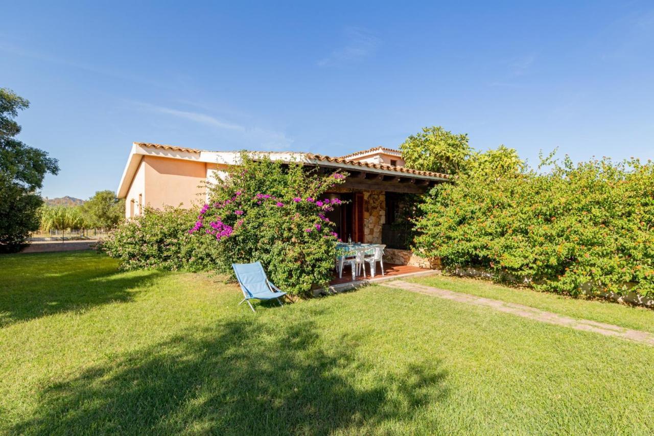 Appartamento Trilocale Le Canne 6 Posti Letto Con Giardino San Teodoro  Dış mekan fotoğraf