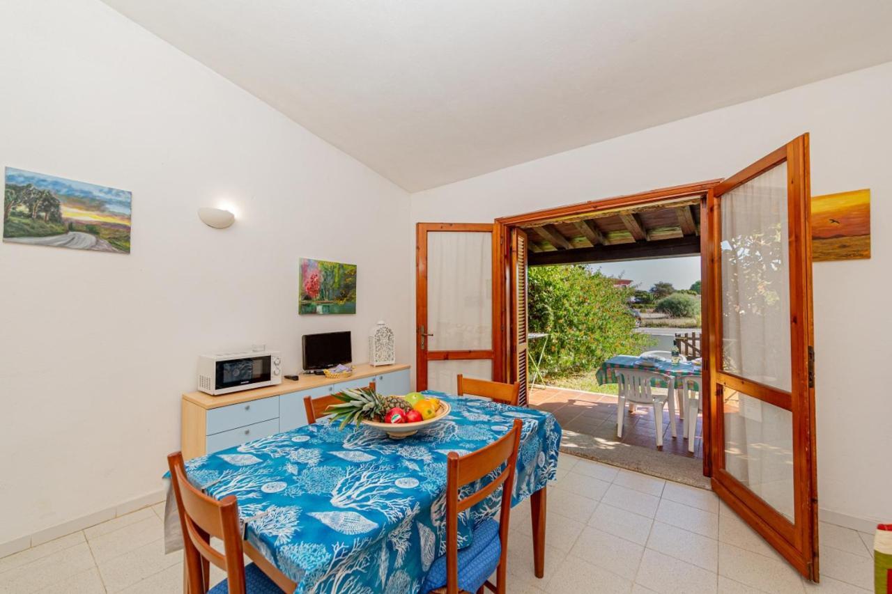 Appartamento Trilocale Le Canne 6 Posti Letto Con Giardino San Teodoro  Dış mekan fotoğraf