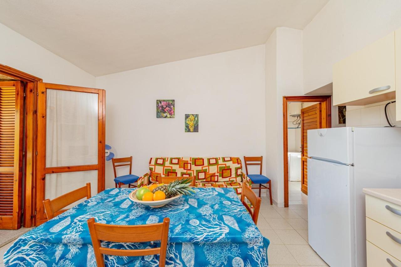 Appartamento Trilocale Le Canne 6 Posti Letto Con Giardino San Teodoro  Dış mekan fotoğraf